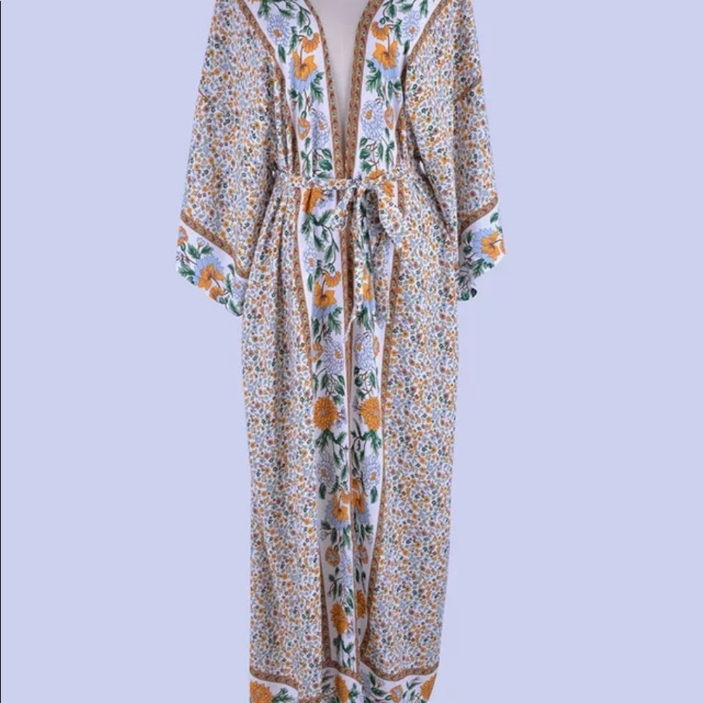 Stunning Bohemia cardigan floral print kimono. - Picture 2 of 7